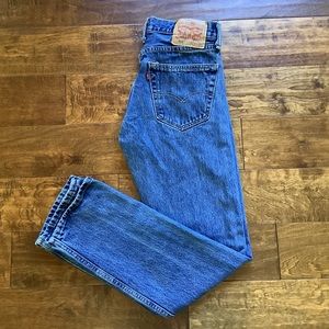 LEVI’S Vintage 505 High Rise Mom Jeans 28w